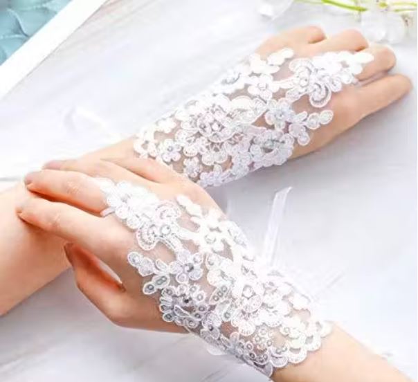 Bridal Gloves - Short Floral Appliqued
