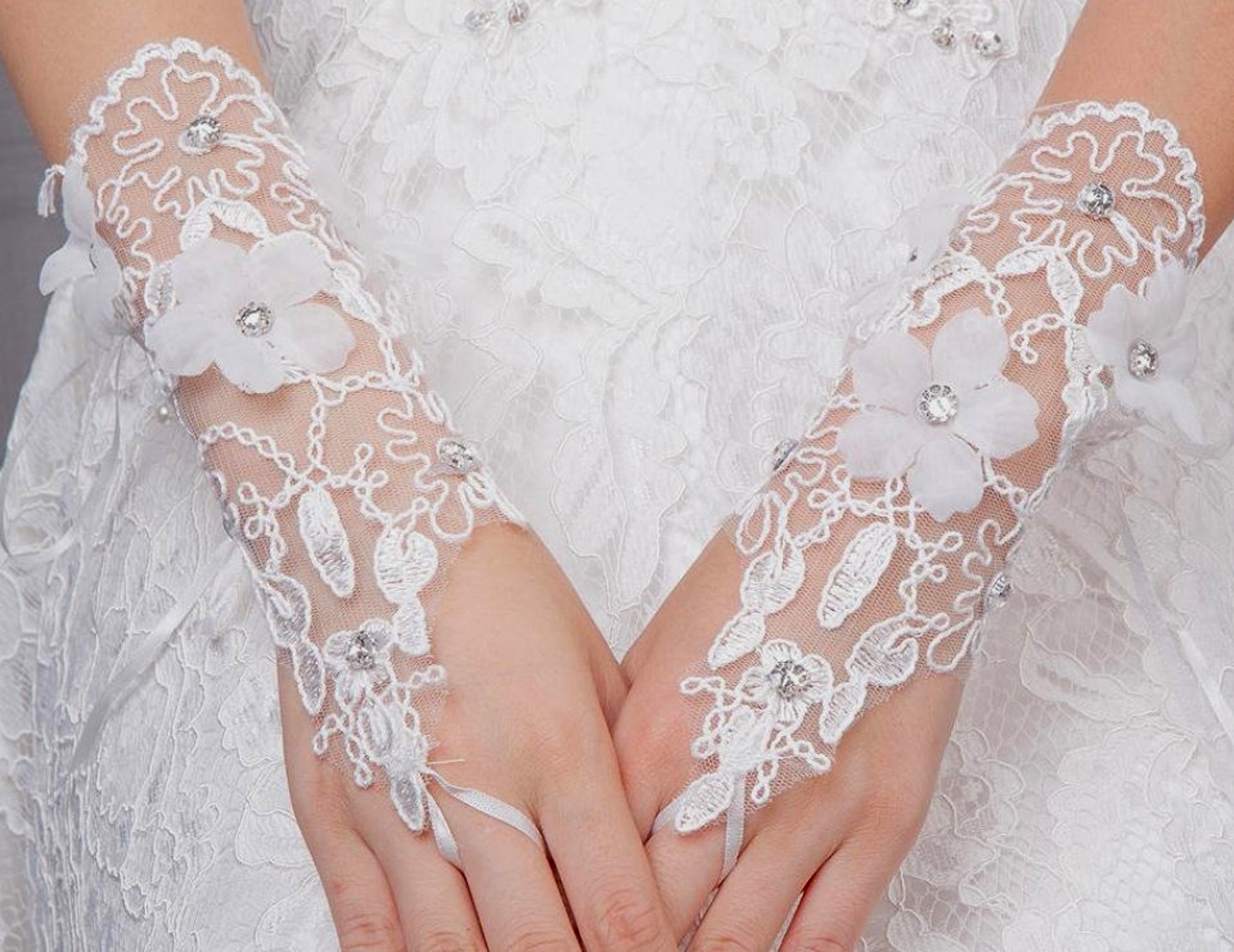Bridal Gloves - Netted Floral